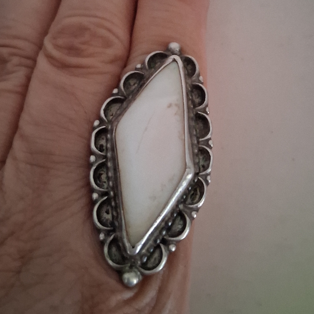 VINTAGE MOTHER OF PEARL RING 925 STERLING SILVER SIZE 8 - Picture 2 of 5